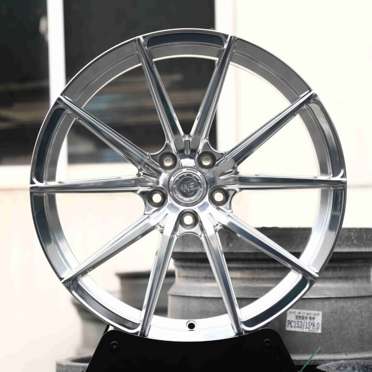 Audi RS3 wheels – Mirror Polished Silver 5 V-Spoke, front view