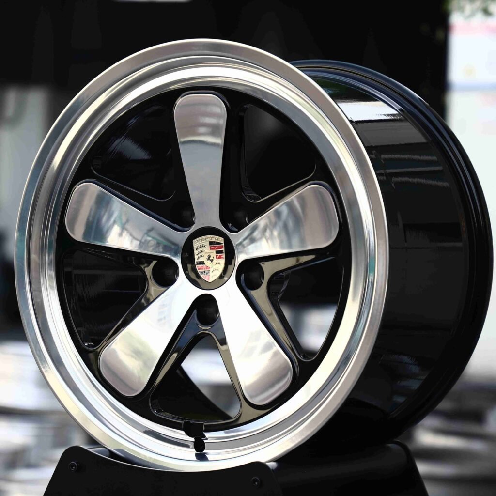Porsche Cayenne wheels – Mirror Polished Silver, angled view