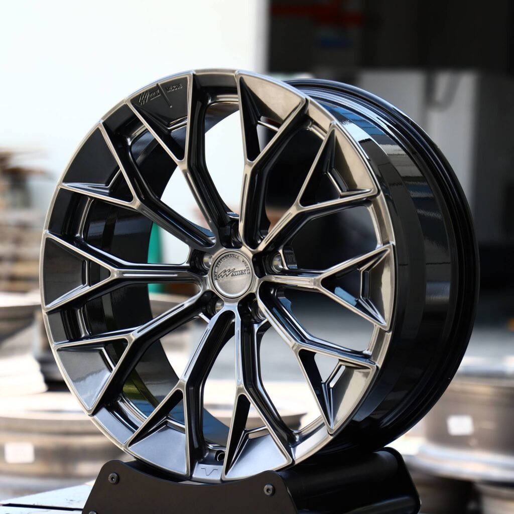Audi RS5 wheels – MMX Metallic Gray / Gray 10 Y-Spoke, angled view