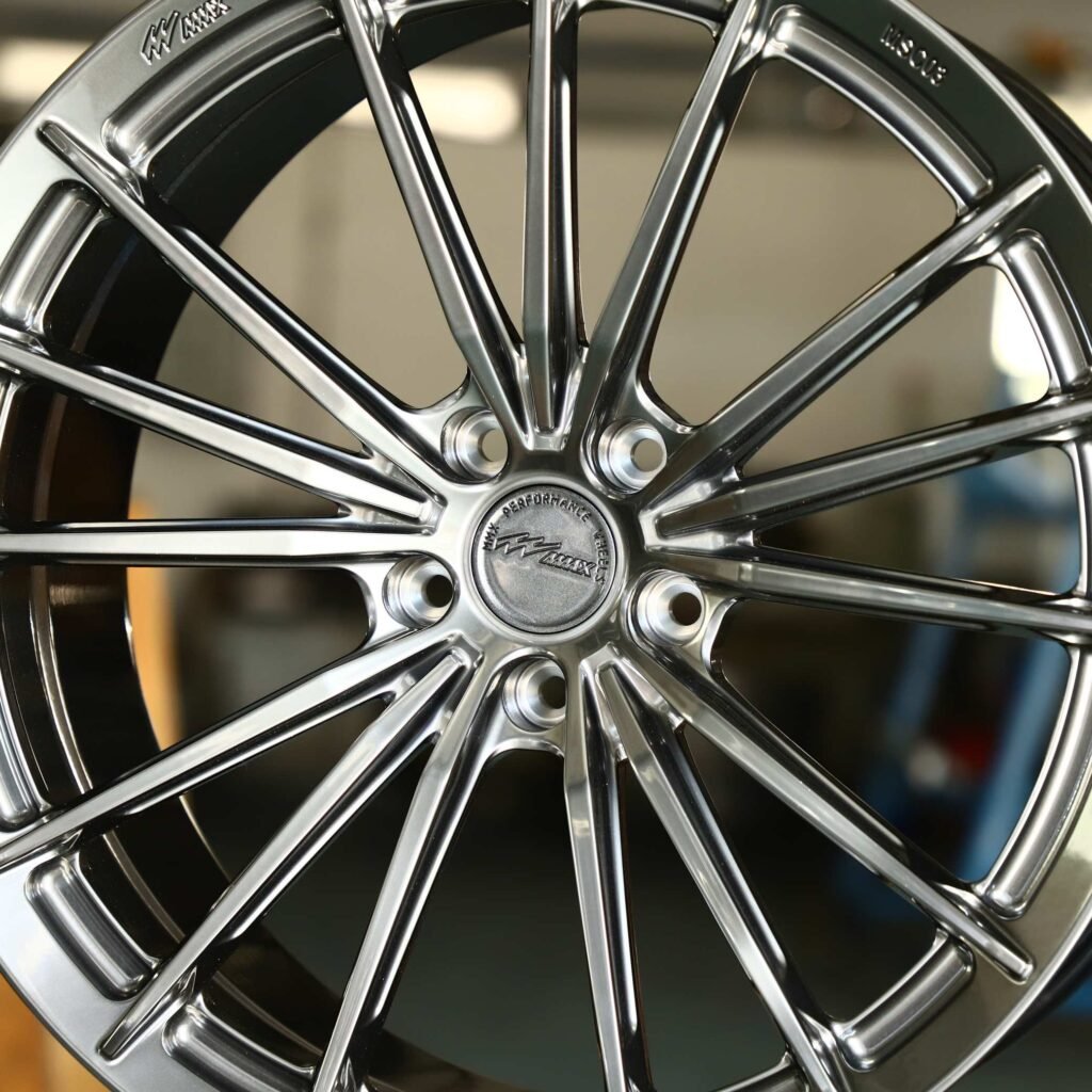 Audi A4 B9 wheels – MMX Silver / Gray / Metallic Gray 5 W-Spoke, lip and barrel detail
