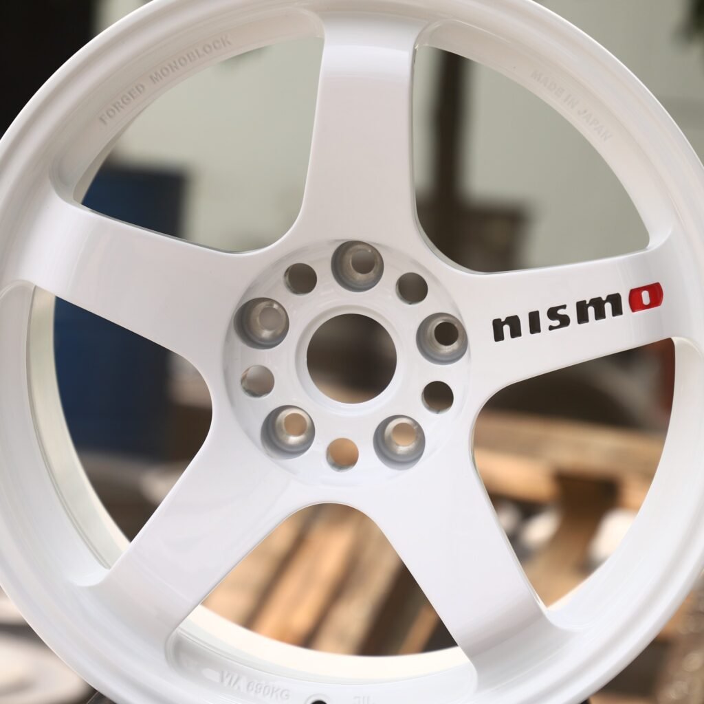 BMW M4 F82 wheels – Nissan Nismo Gloss White 5-Spoke, lip and barrel detail