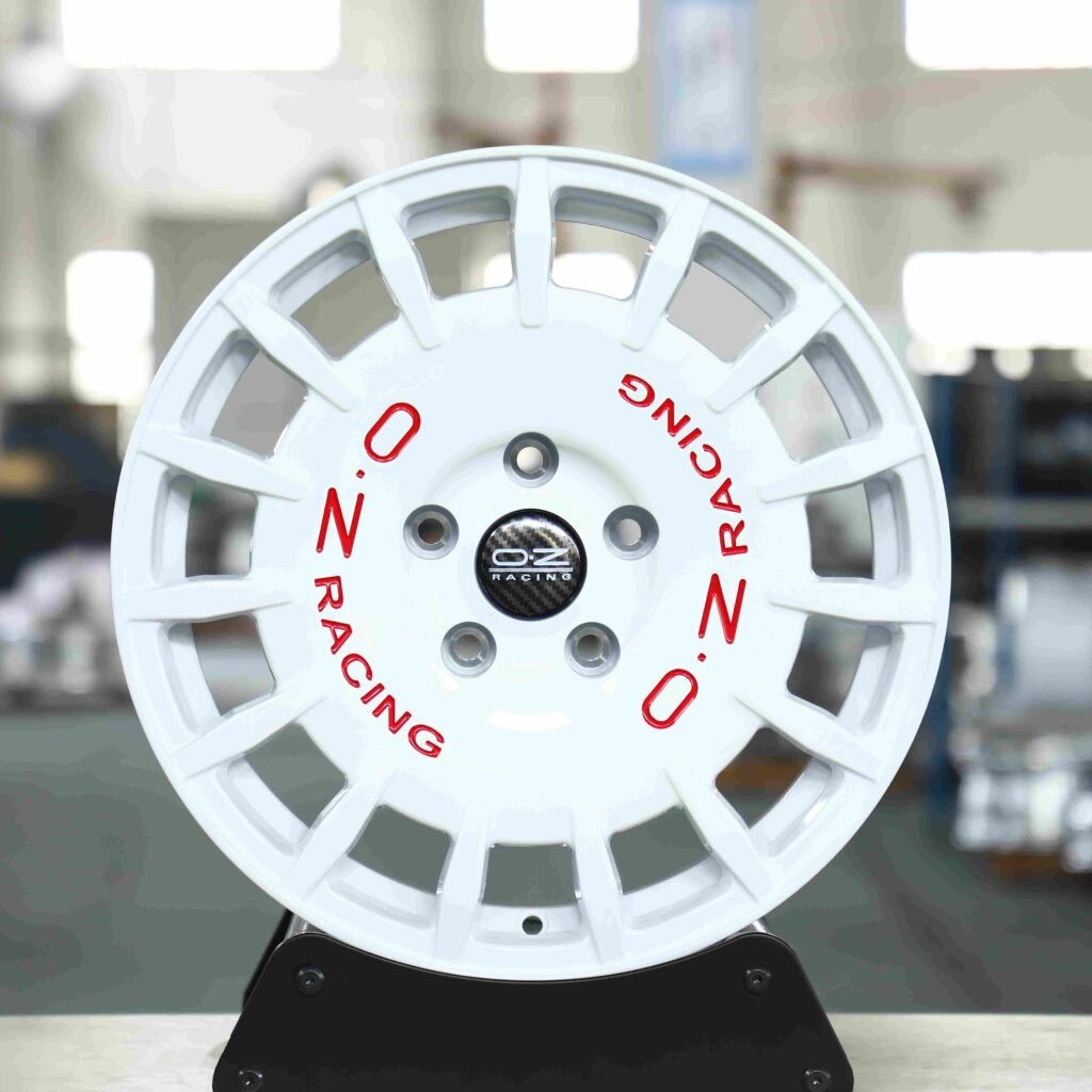 O.Z Racing Matte Silver Full-Face Forged Wheels - Audi A6 / BMW 5 Series Fitment (5-Lug) Monoblock forged wheel