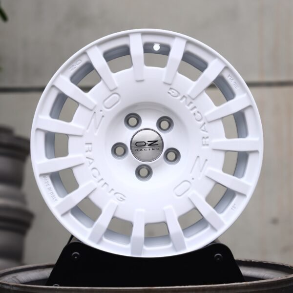 Volkswagen Golf R wheels – OZ Racing Gloss White Full-Face, front view