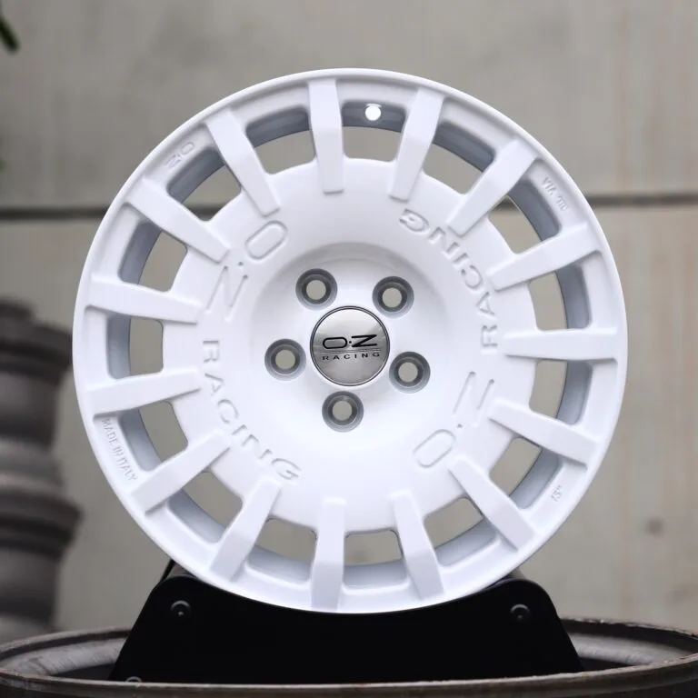 Volkswagen Golf R wheels – OZ Racing Gloss White Full-Face, front view