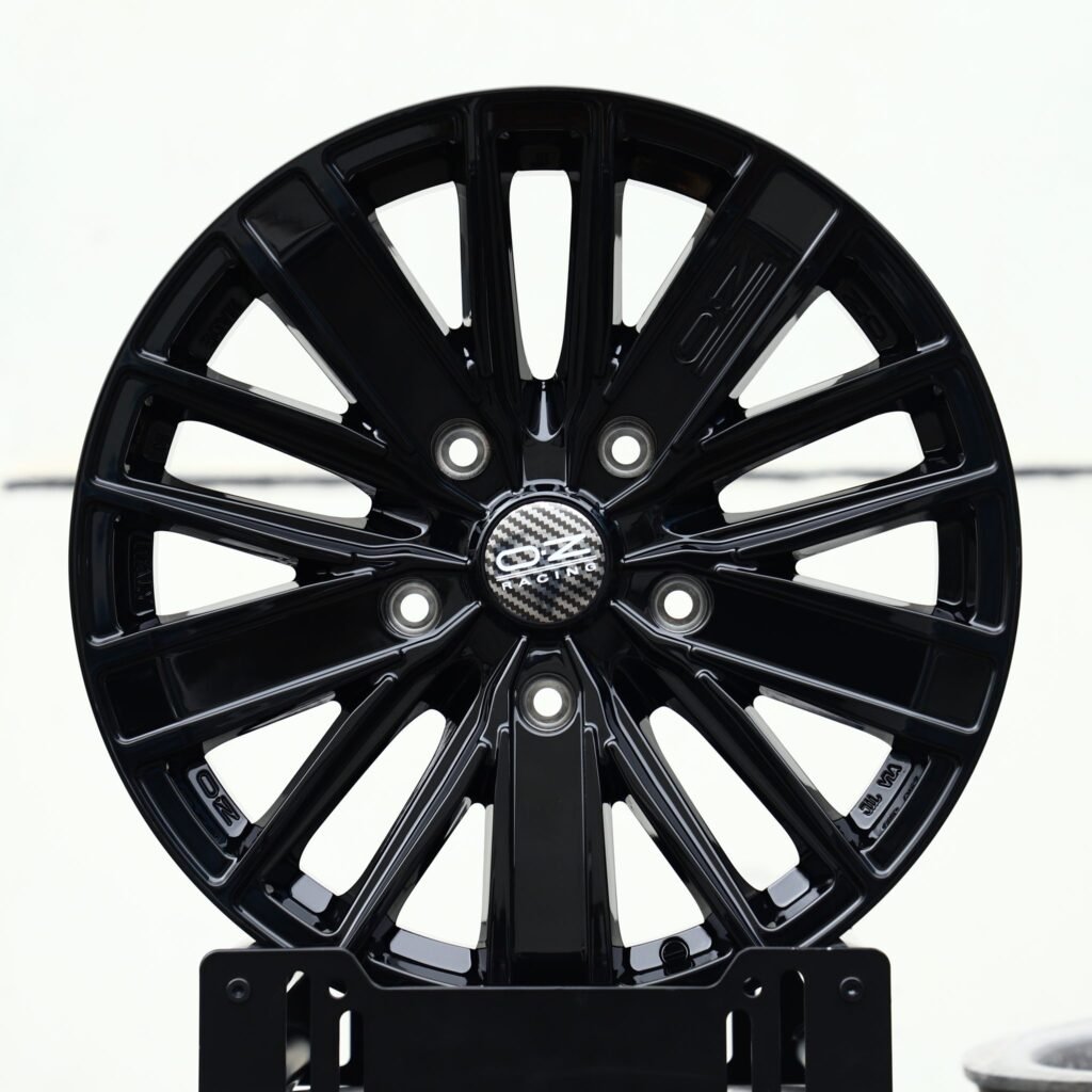 Porsche 911 wheels – Gloss Black Multi-Spoke (OZ Racing-Style), front view