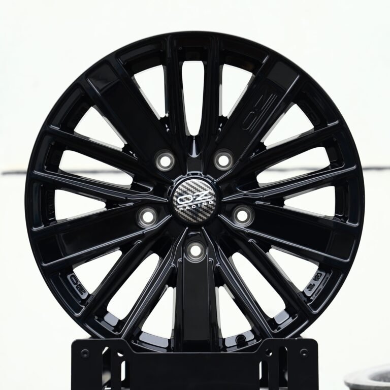 Porsche 911 wheels – Gloss Black Multi-Spoke (OZ Racing-Style), front view