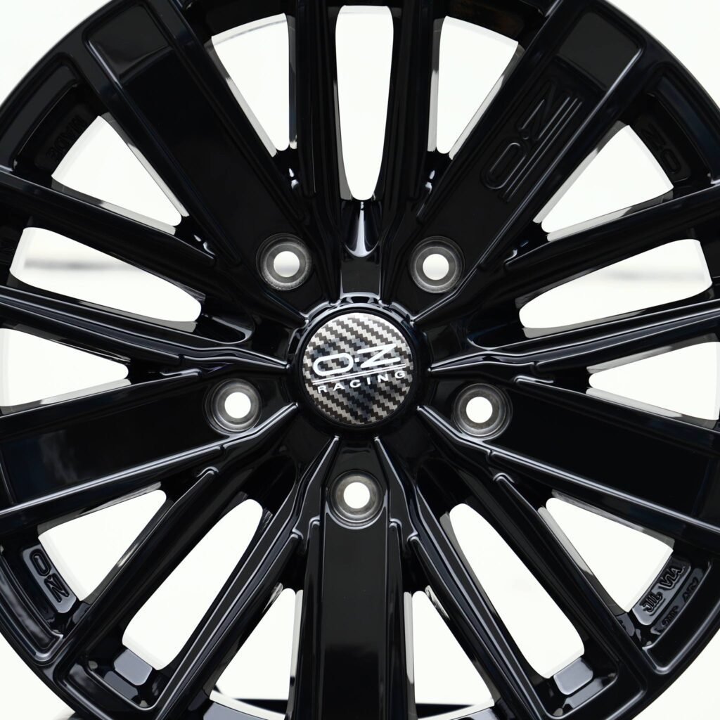 BMW M4 F82 wheels – Gloss Black Multi-Spoke (OZ Racing-Style), lip and barrel detail