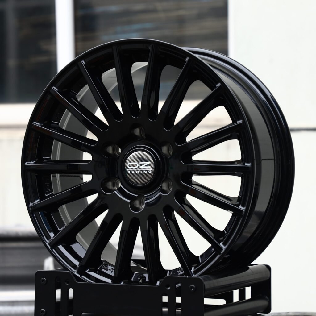 6x139.7 wheels – Gloss Black Multi-Spoke (OZ Racing-Style), side view
