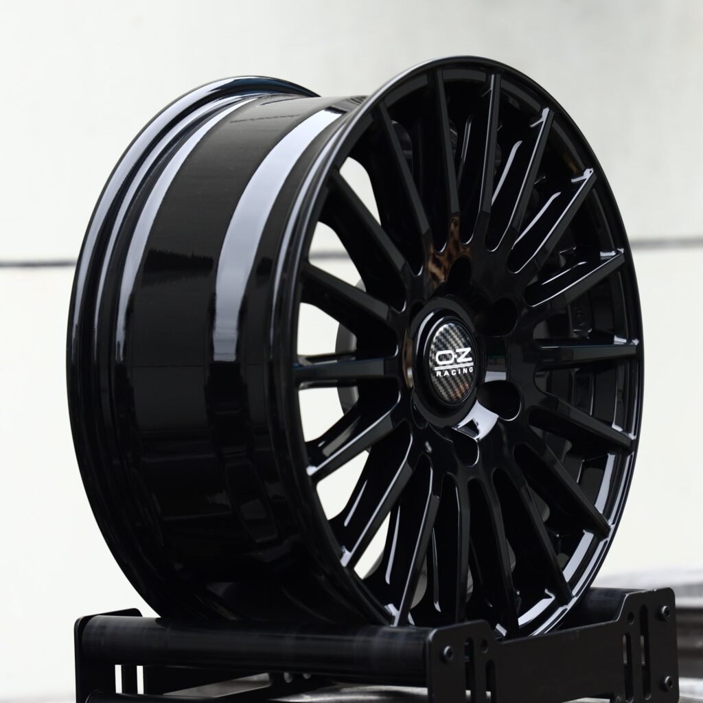 Toyota 4Runner wheels – Gloss Black Multi-Spoke (OZ Racing-Style), lip and barrel detail