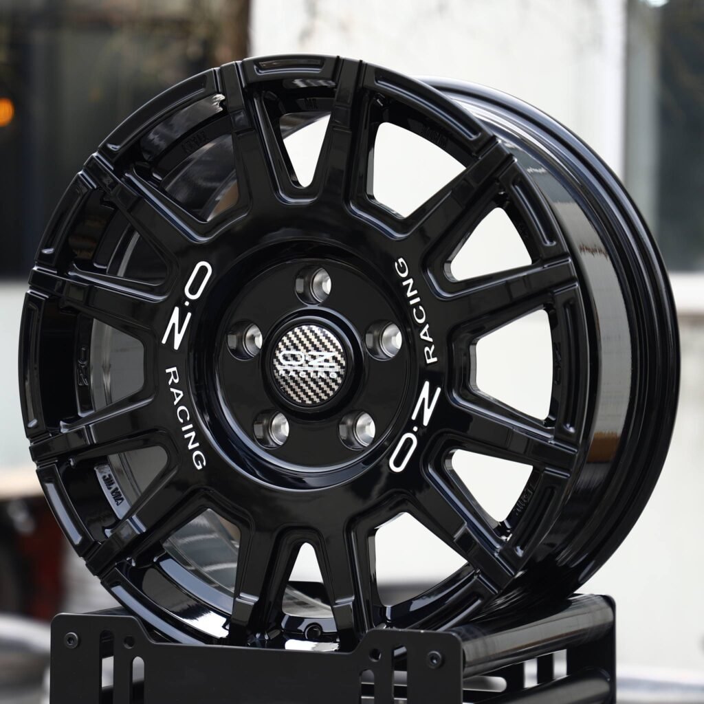Toyota Land Cruiser wheels – Gloss Black Multi-Spoke (OZ Racing-Style), angled view
