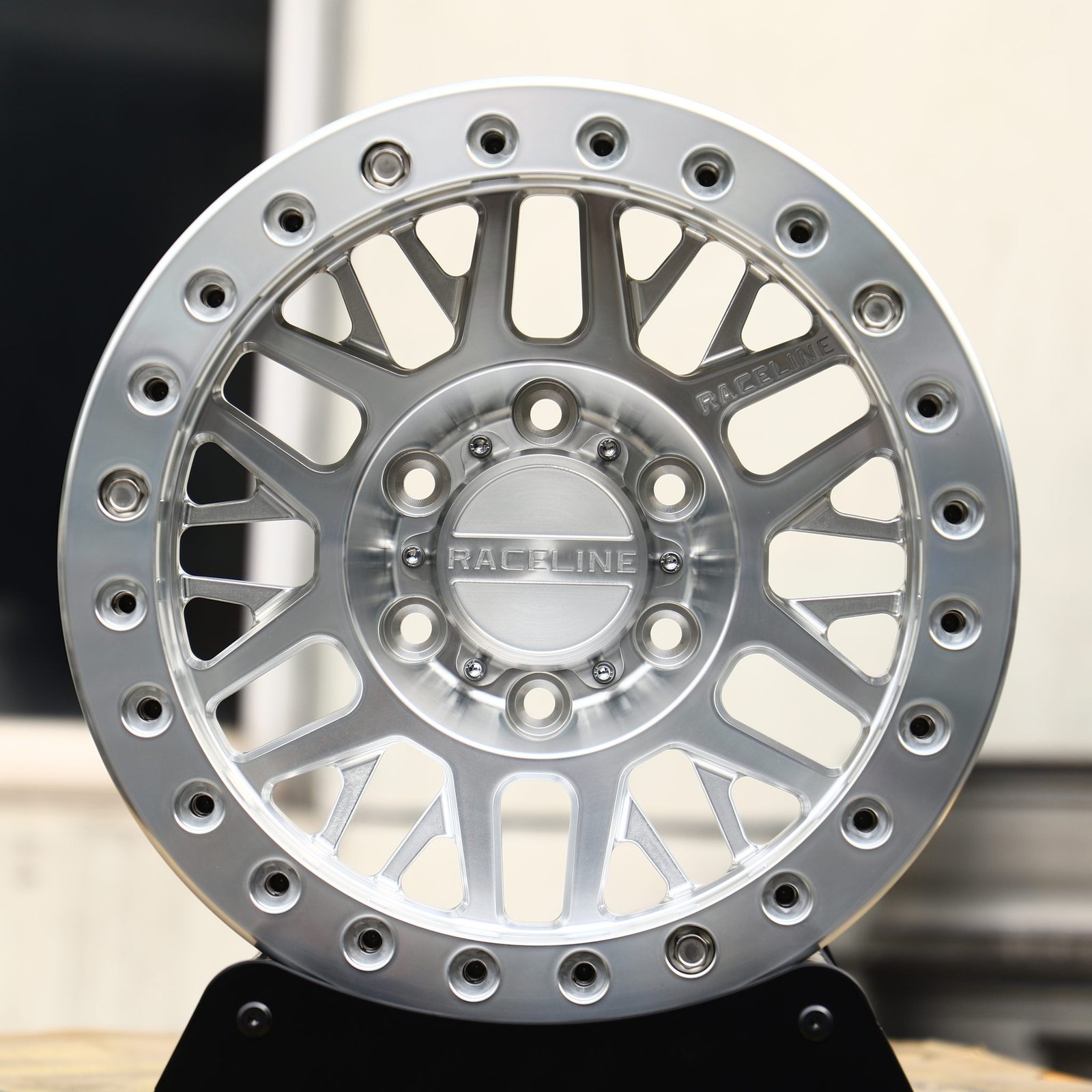 Ford F-150 wheels – Paceling Bright Silver Beadlock, front view