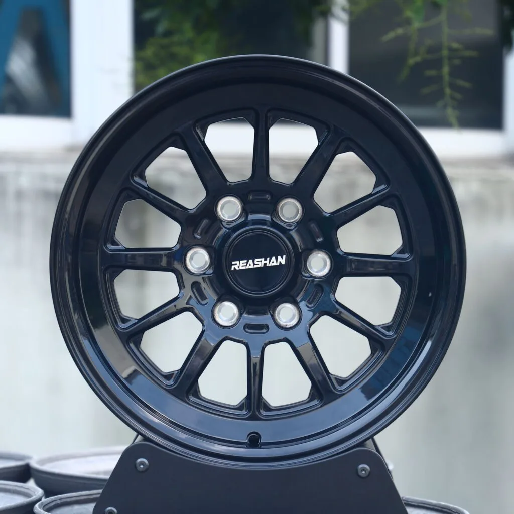 Toyota 4Runner wheels – Patsha Custom Finish Deep Lip, front view