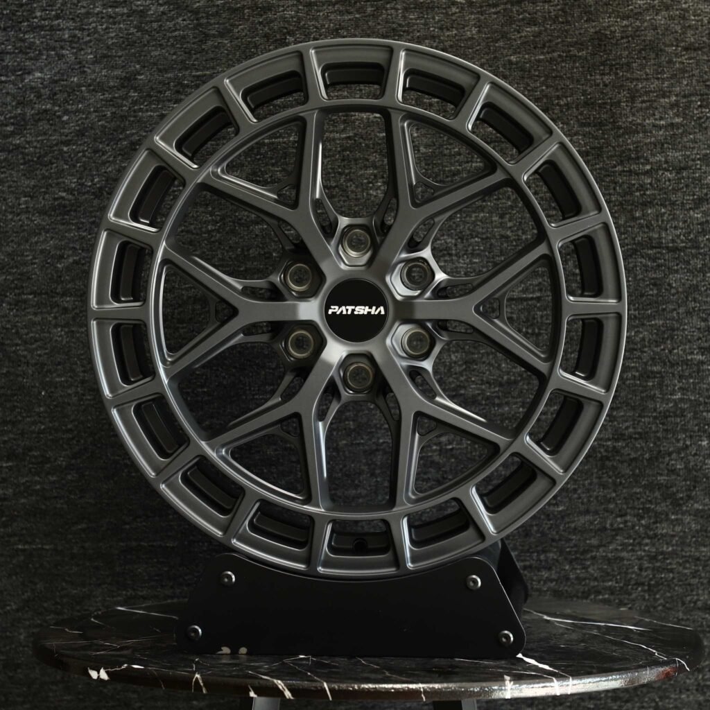 Porsche 911 wheels – Patsha Dark Gunmetal Double-Ring, front view