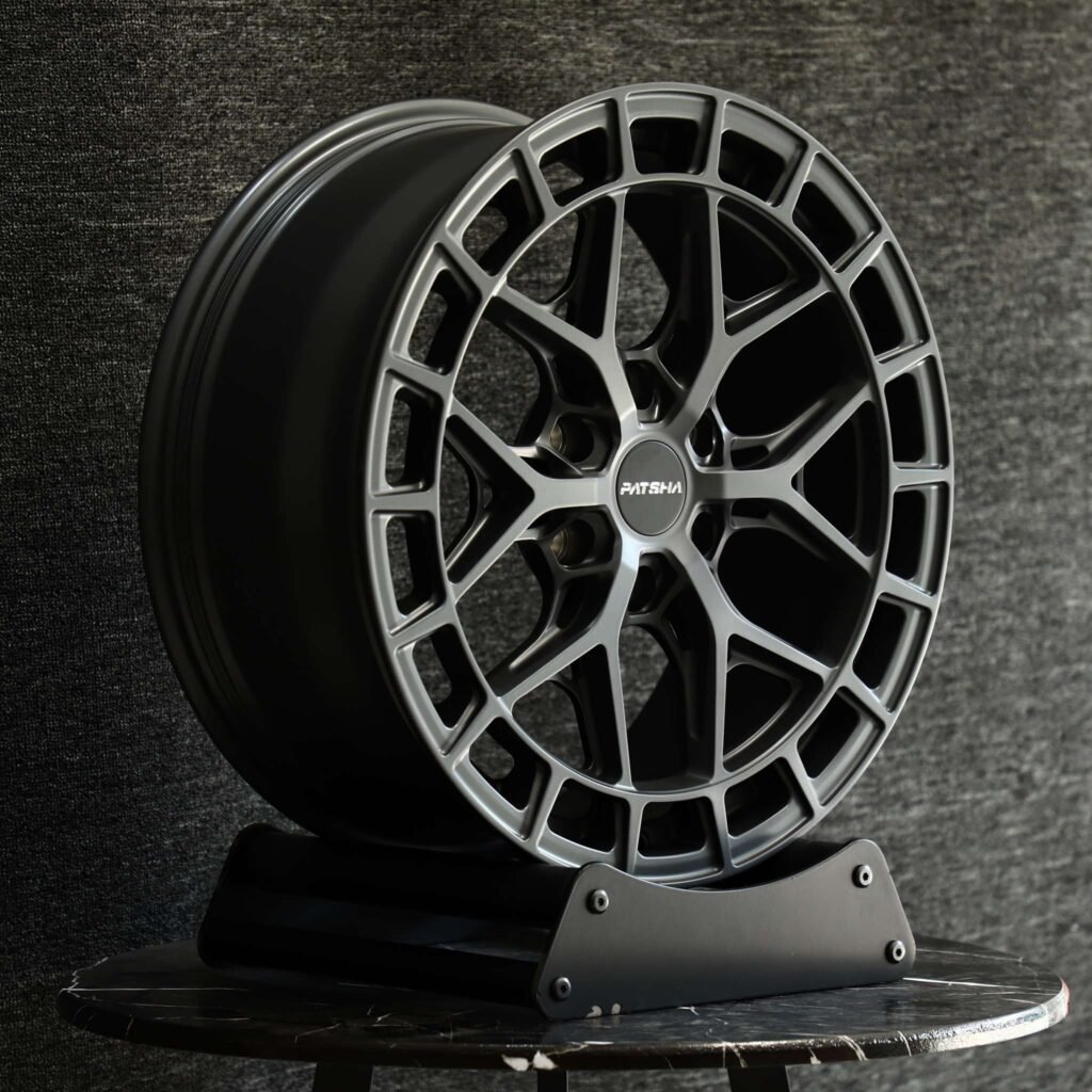 BMW M3 wheels – Patsha Dark Gunmetal Double-Ring, angled view