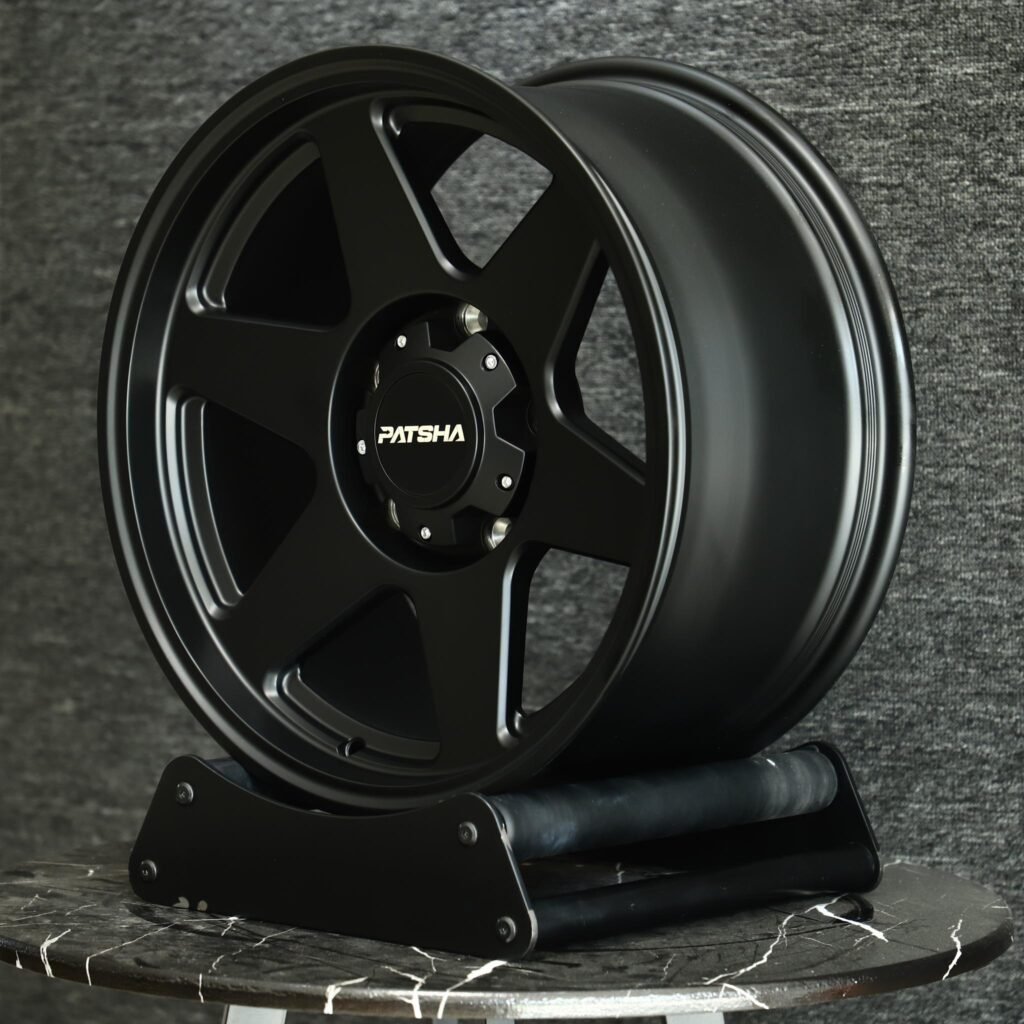 Chevrolet Silverado 1500 wheels – Patsha Gloss Black 6-Spoke, lip and barrel detail