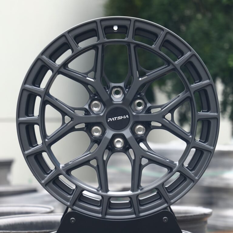 Porsche 911 wheels – Patsha Gloss Black / Gunmetal Double-Ring, front view