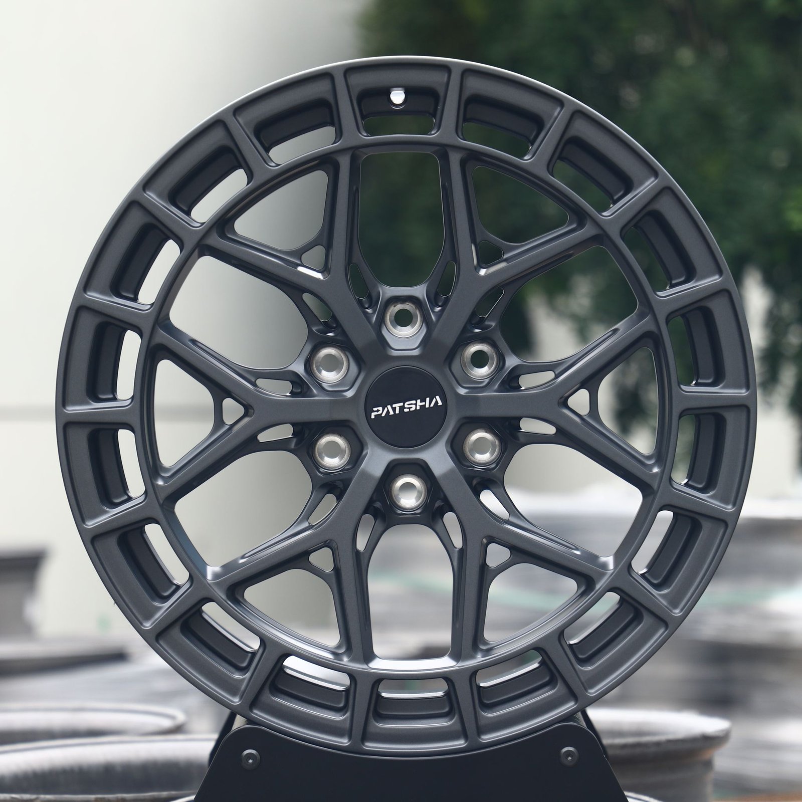 Porsche 911 wheels – Patsha Gloss Black / Gunmetal Double-Ring, front view