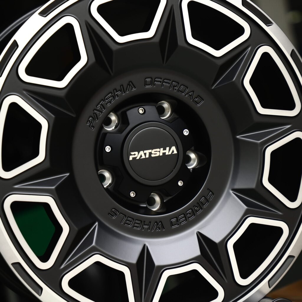 Chevrolet Silverado 1500 wheels – Patsha Gloss Black Machined Face, lip and barrel detail