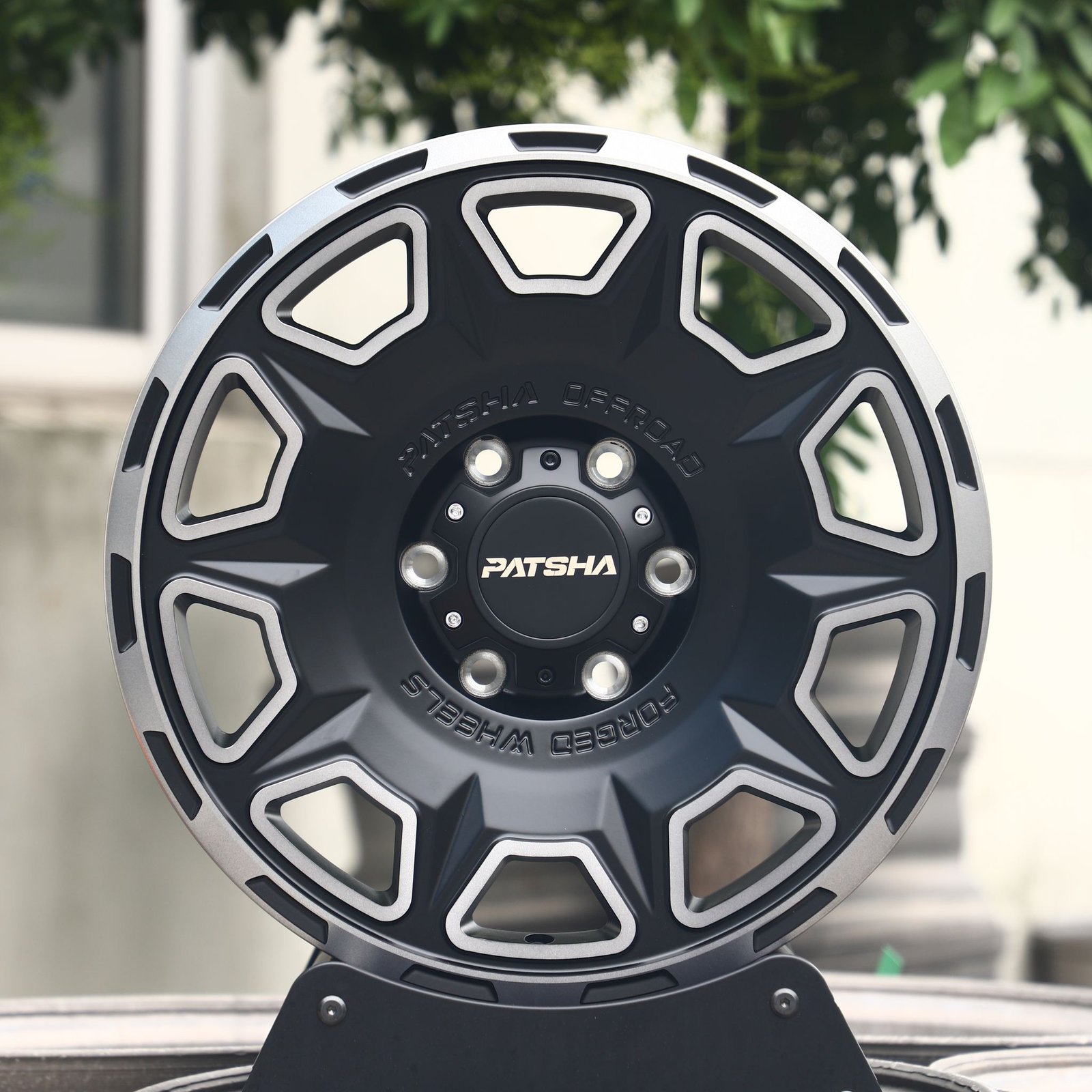 Toyota 4Runner wheels – Patsha Gray Machined Face, front view