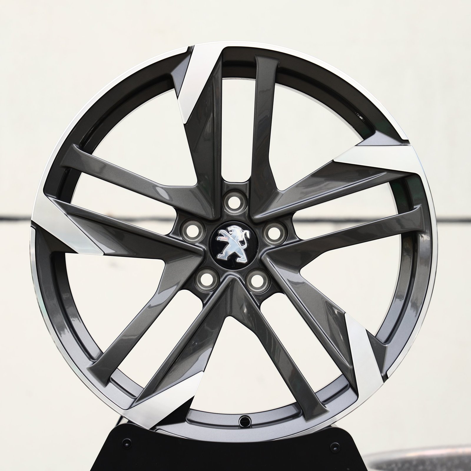 Peugeot 508 wheels – Gunmetal / Machined 5 Split-Spoke (Peugeot OEM-Style), front view