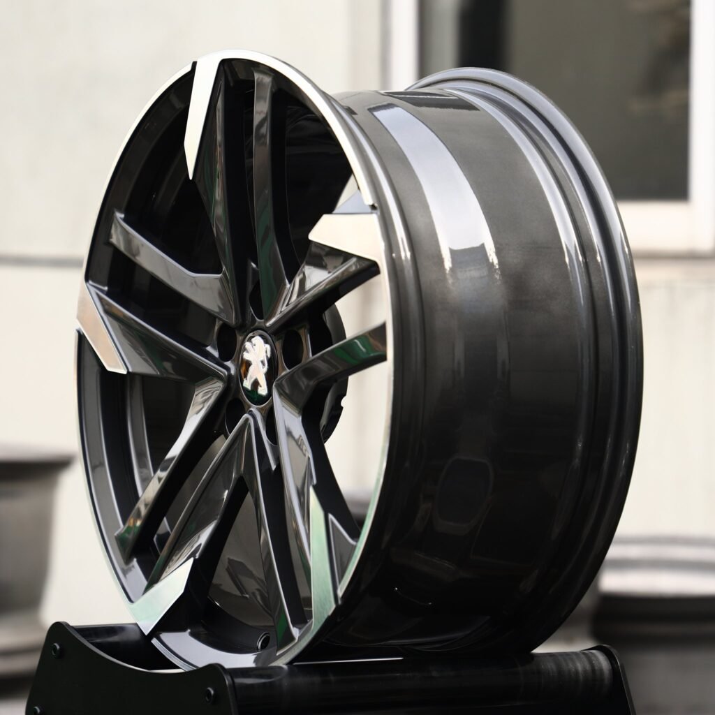 Peugeot 508 wheels – Gunmetal / Machined 5 Split-Spoke (Peugeot OEM-Style), lip and barrel detail