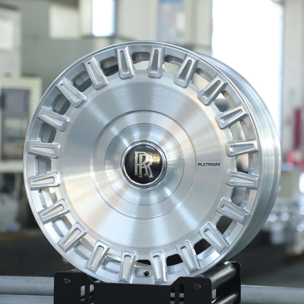 Rolls-Royce Ghost wheels – Platinum Bright Silver Full-Face, front view