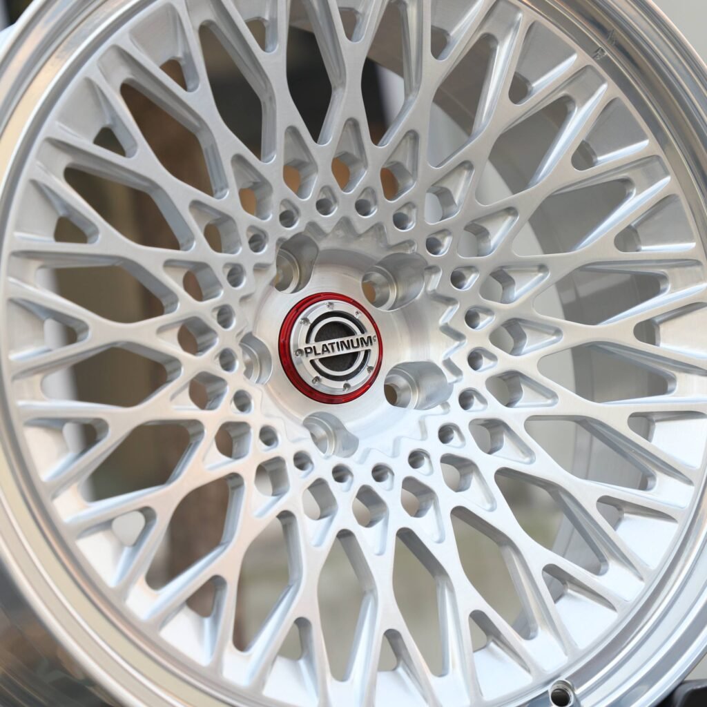 Tesla Model 3 wheels – Platinum Bright Silver Mesh Deep Lip, lip and barrel detail