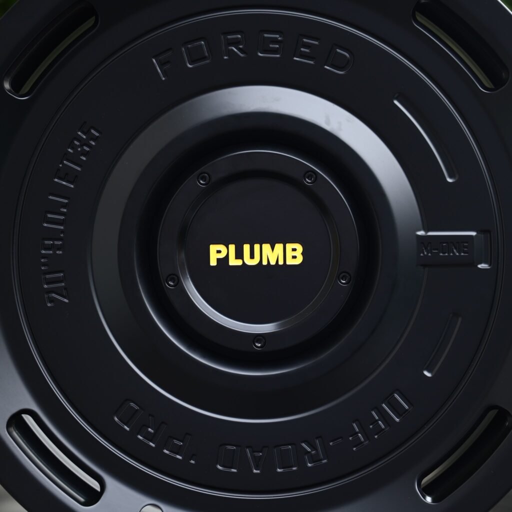 Toyota Tacoma wheels – Matte Black Full-Face Disc (Plumb-Style), lip and barrel detail