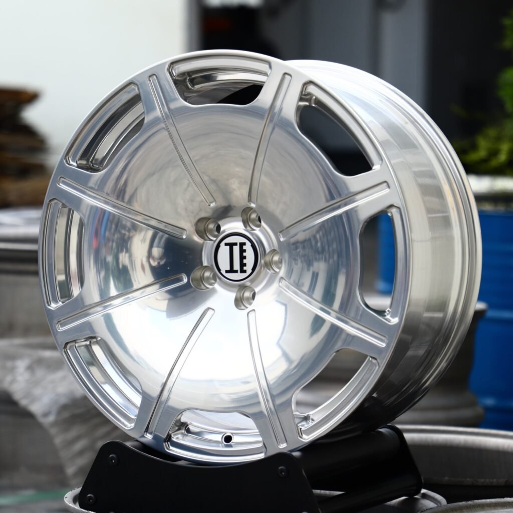 Polished Silver Full-Face Forged Wheels - Audi A6 / BMW 5 Series Fitment (5-Lug) view 3