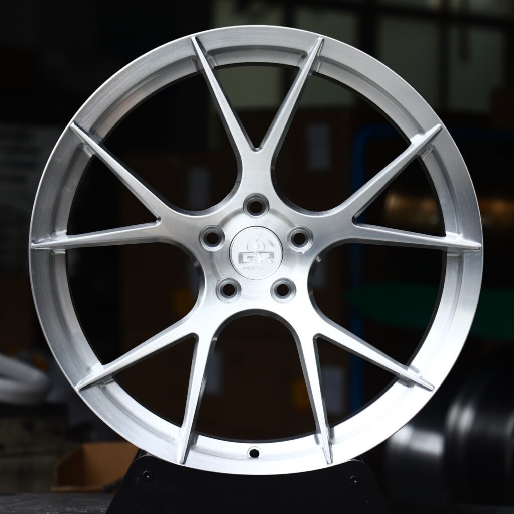 Porsche 911 wheels – Brushed Silver 5 Y-Spoke, front view