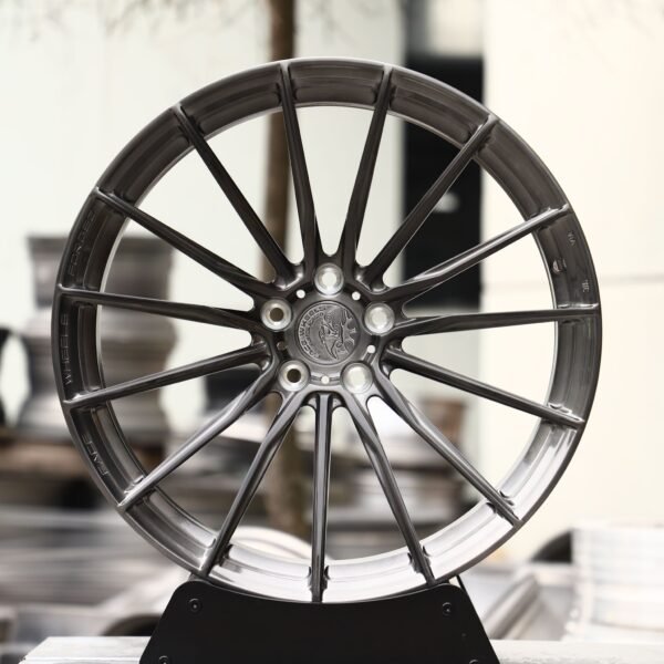 Porsche 911 wheels – Gunmetal Directional 10-Spoke, front view