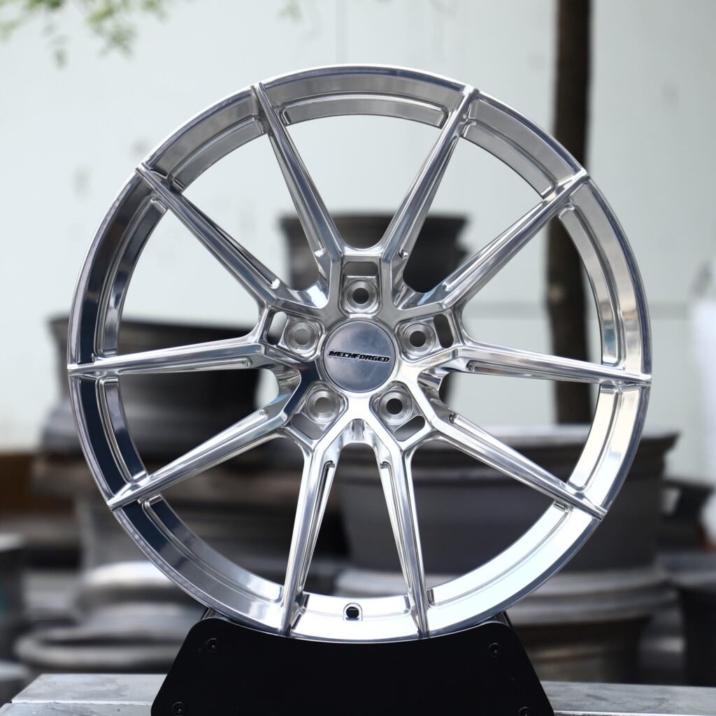 Porsche 911 wheels – Chrome 5 Y-Spoke, front view