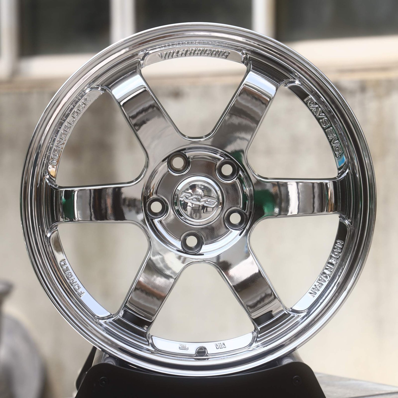Porsche 911 wheels – Chrome 6-Spoke, front view