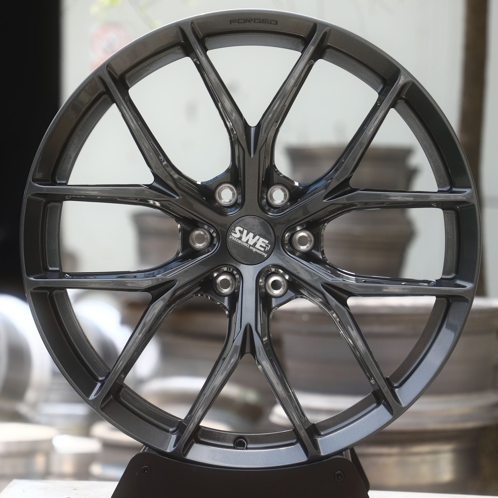 Porsche 911 wheels – Gloss Black 5 Y-Spoke, front view