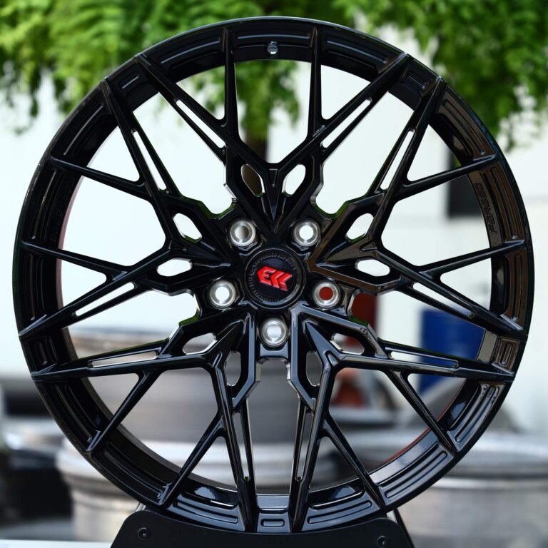 Porsche 911 wheels – Gloss Black Mesh, front view