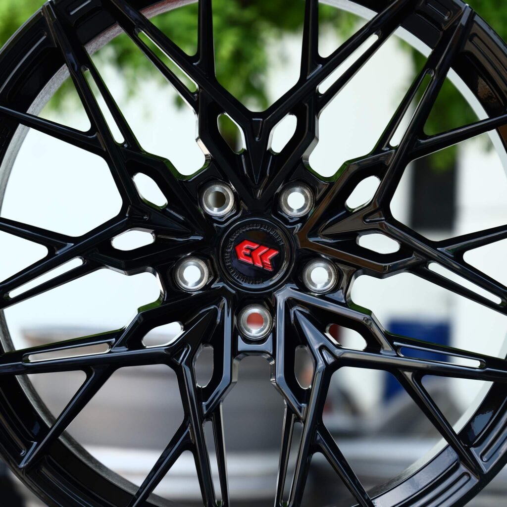 BMW M4 F82 wheels – Gloss Black Mesh, lip and barrel detail