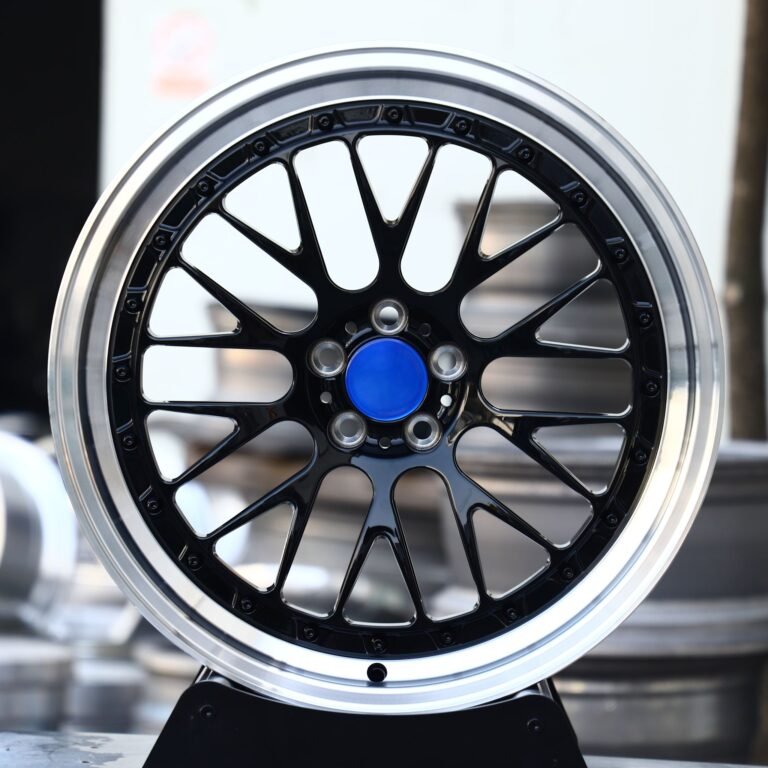 Porsche 911 wheels – Gloss Black Mesh Polished Lip, front view