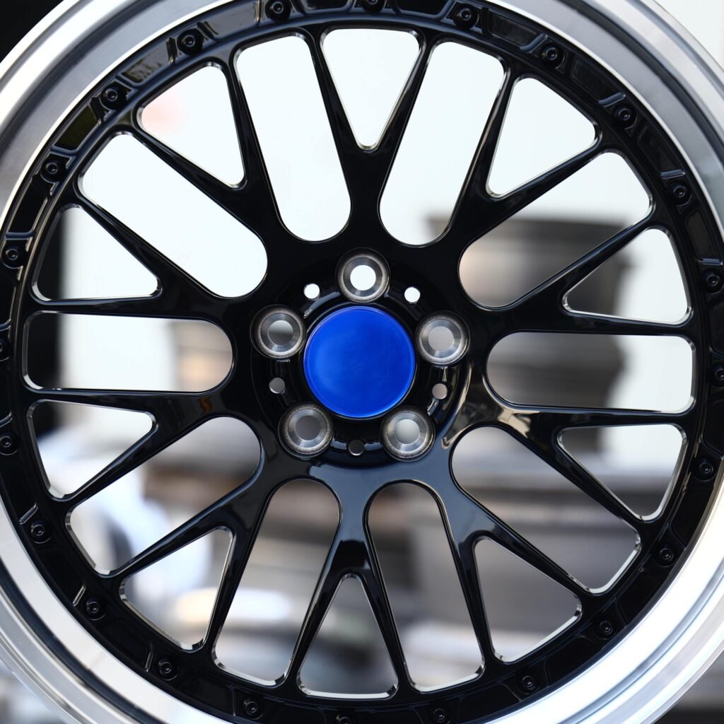 BMW M4 F82 wheels – Gloss Black Mesh Polished Lip, lip and barrel detail
