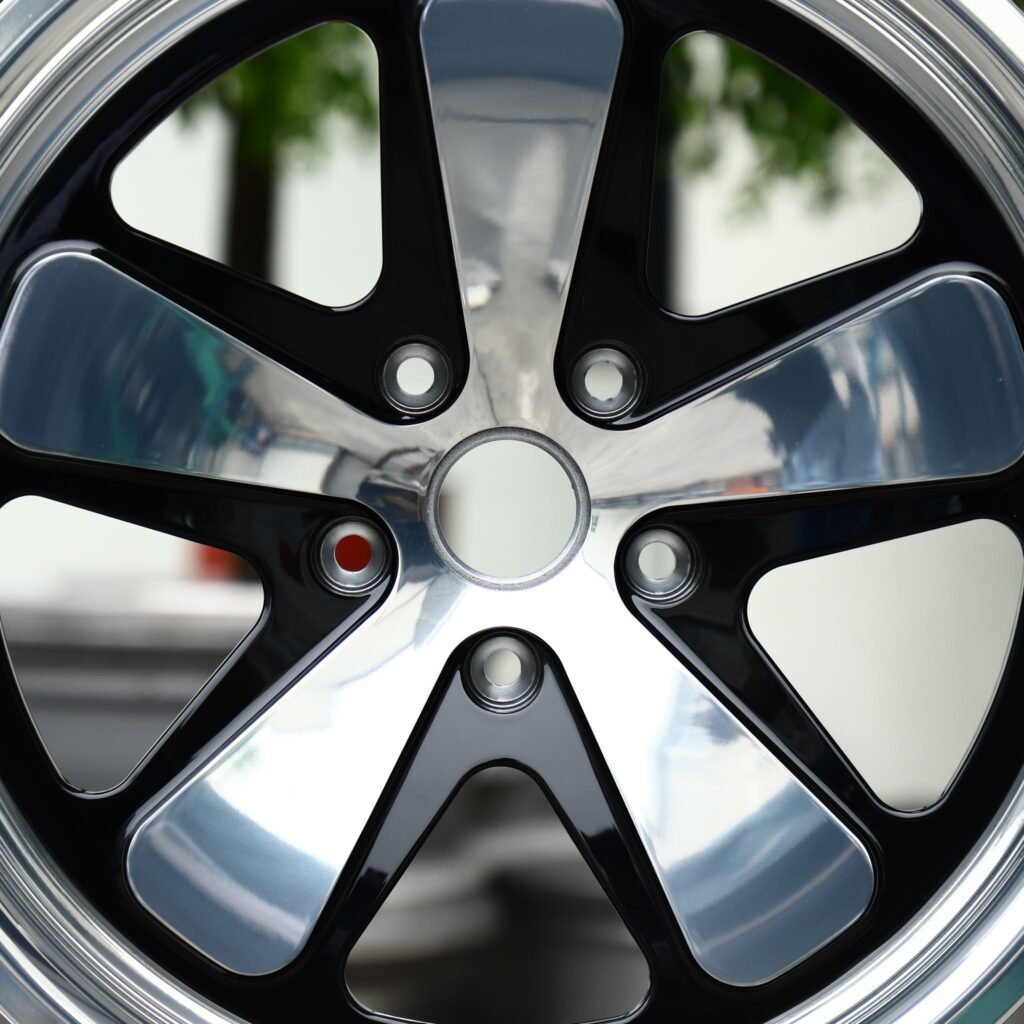 BMW M4 F82 wheels – Gloss Black / Polished Classic 5-Spoke, lip and barrel detail