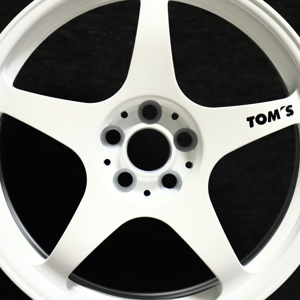 BMW M4 F82 wheels – Gloss White 5-Spoke Deep-Concave, lip and barrel detail