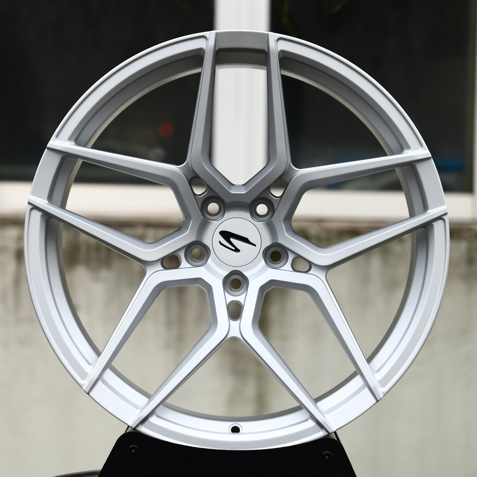 Porsche 911 wheels – Hyper Silver 5 Y-Spoke, front view