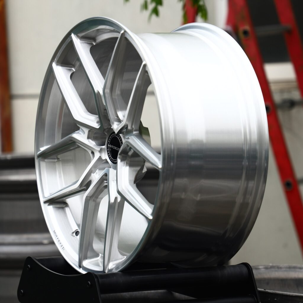 5x130 wheels – Hyper Silver 5 Y-Spoke, side view