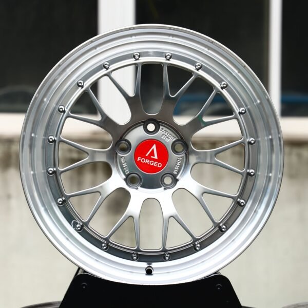 Porsche 911 wheels – Hyper Silver Mesh Riveted Polished Lip 2-Piece, front view