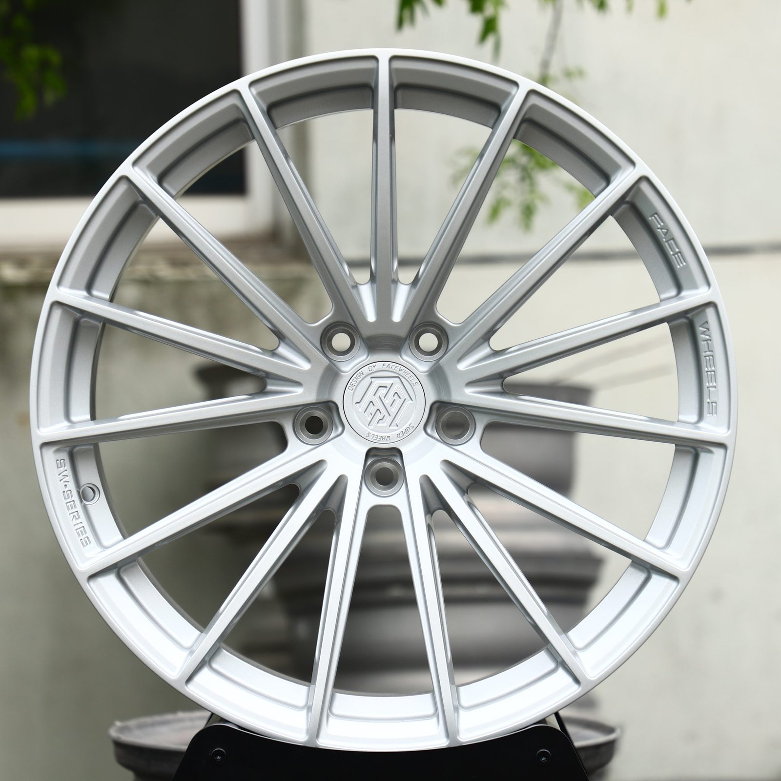 Porsche 911 wheels – Hyper Silver Multi-Spoke, front view