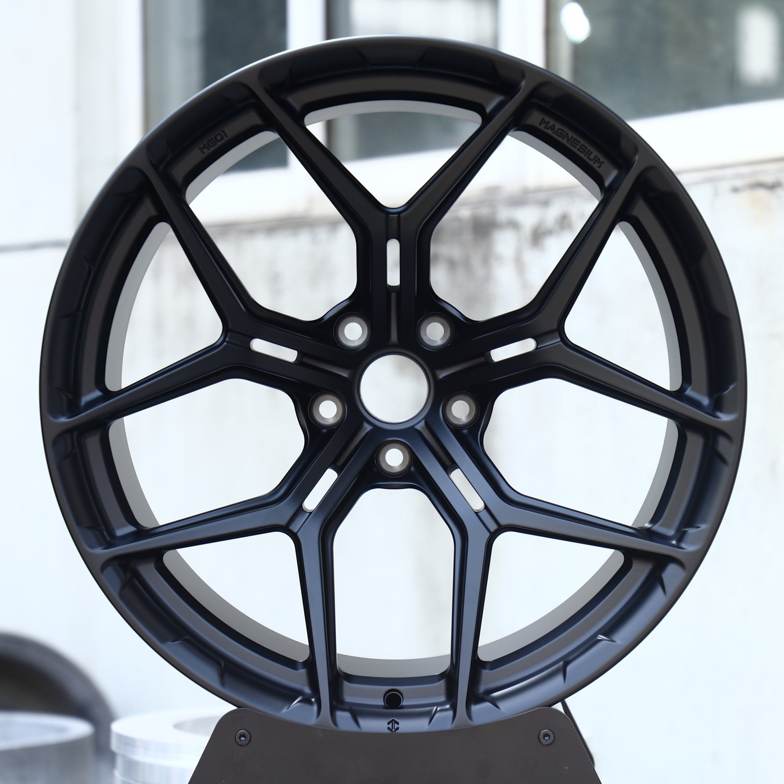Porsche 911 wheels – Matte Black 5 Y-Spoke, front view