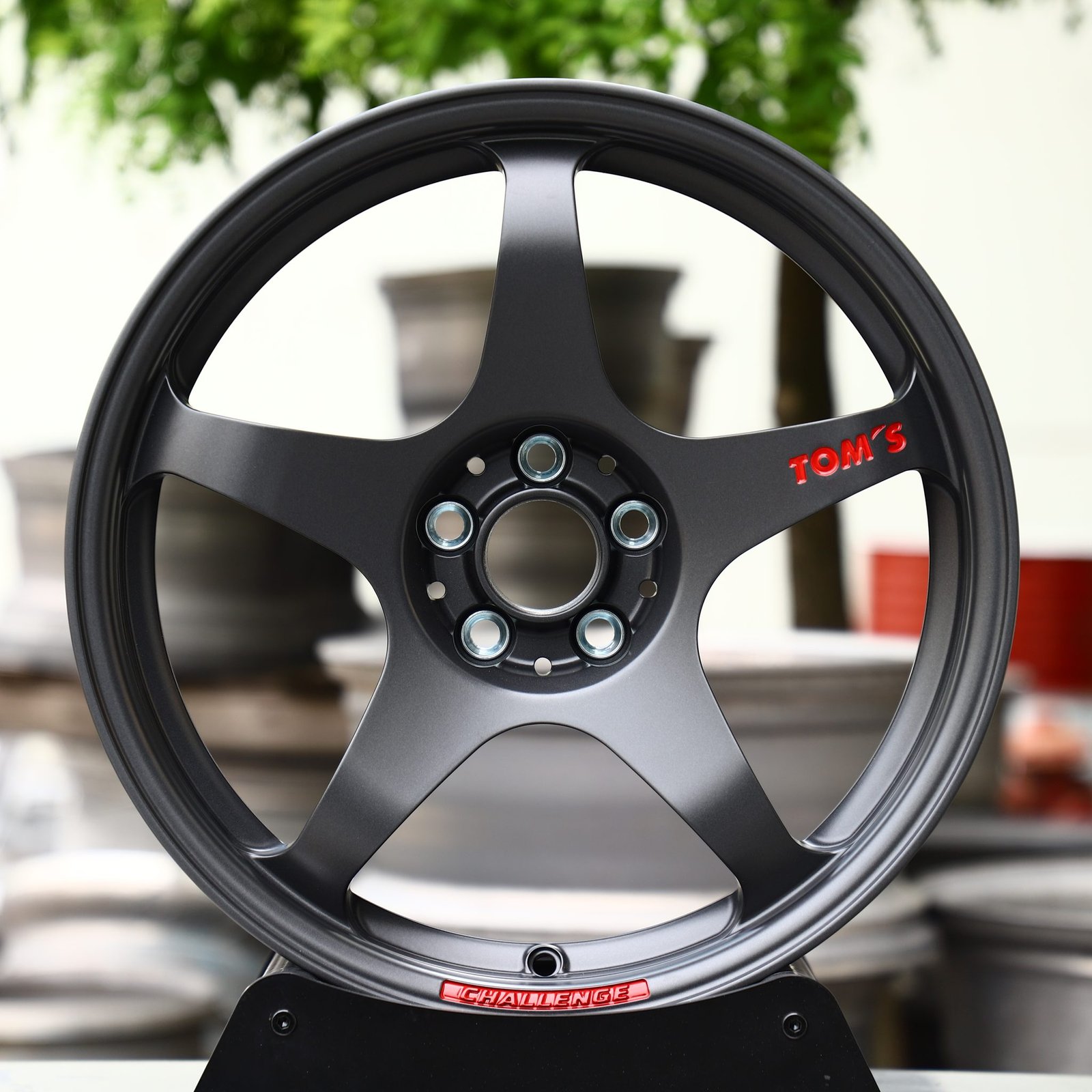 Porsche 911 wheels – Matte Gunmetal 5-Spoke, front view