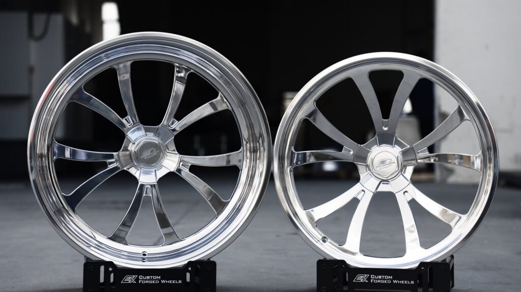 Audi R8 wheels – Mirror Polished Split 5-Spoke, close-up view