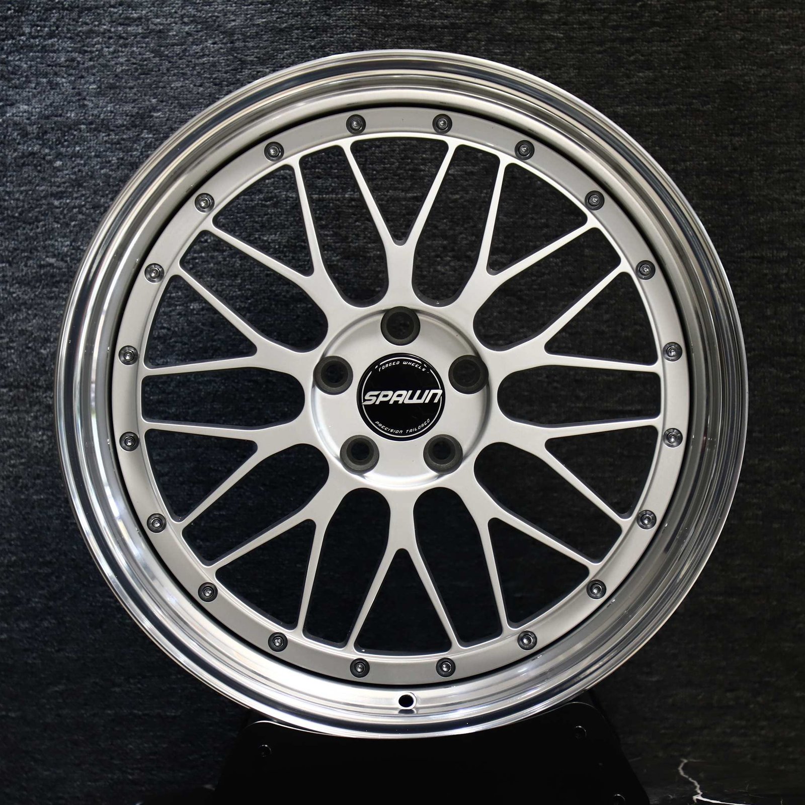 Porsche 911 wheels – Silver Mesh Polished Deep Lip 2-Piece, front view