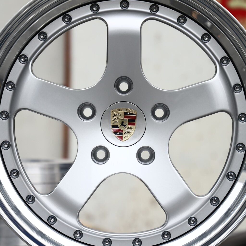 Porsche 911 wheels – Bright Silver 5-Spoke Deep Dish 2-Piece (Porsche OEM-Style), lip and barrel detail