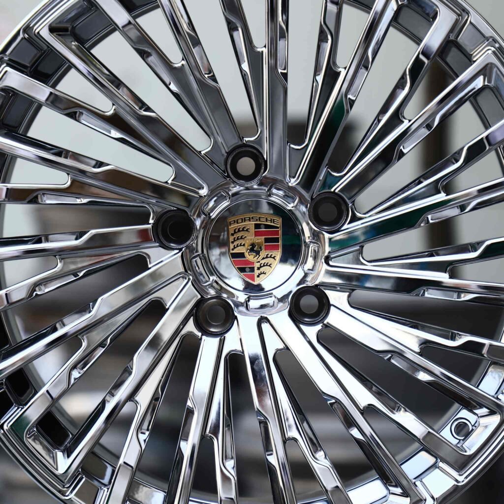 Porsche 911 wheels – Chrome Multi-Spoke (Porsche OEM-Style), lip and barrel detail